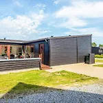 Exclusive Retreat With - By Traum
