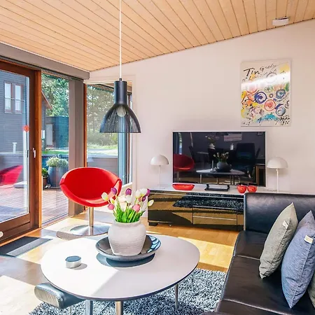 Exclusive Retreat With - By Traum