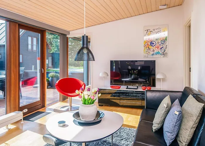 Exclusive Retreat With - By Traum