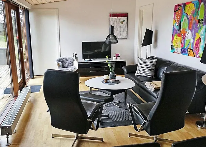 Exclusive Retreat With - By Traum